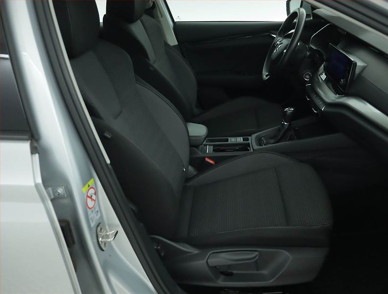Škoda Octavia (2023) Ambition 2.0 TDI, ČR,1.maj - fotka 9 z 15