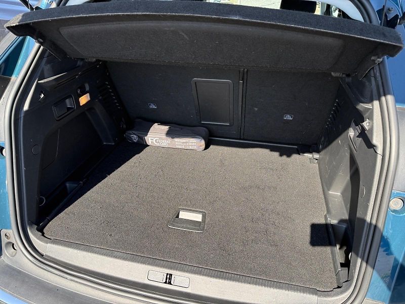 Peugeot 3008 (2022) ALLURE 1.5BHDI 96kW CZ DPH  - fotka 6 z 11