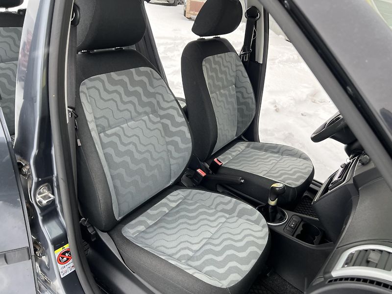 Škoda Fabia 1.4MPI 63KW,KLIMA,ALU,TEMPOMAT - fotka 22 z 38