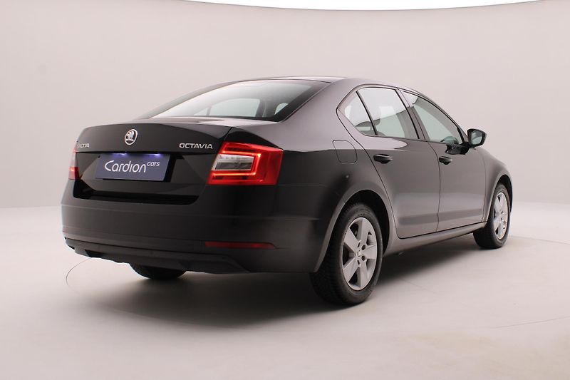 Škoda Octavia 1.4TSI AMBITION CZ REZERVACE - fotka 12 z 35