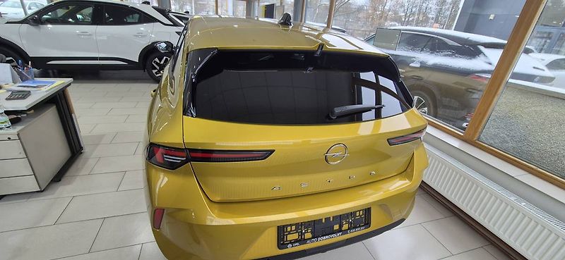 Opel Astra Edition HB 1.2 TURBO (96kW/130 - fotka 4 z 32