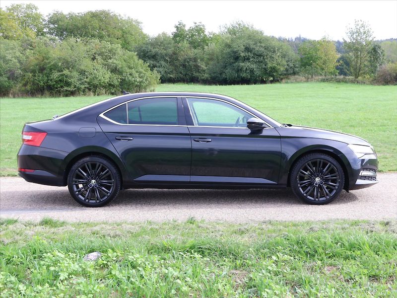 Škoda Superb 2,0 TDI 147kW DSG Style 4x4 CZ - fotka 8 z 45