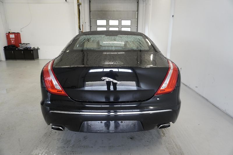 Jaguar XJ XJ  3,0D - fotka 6 z 33