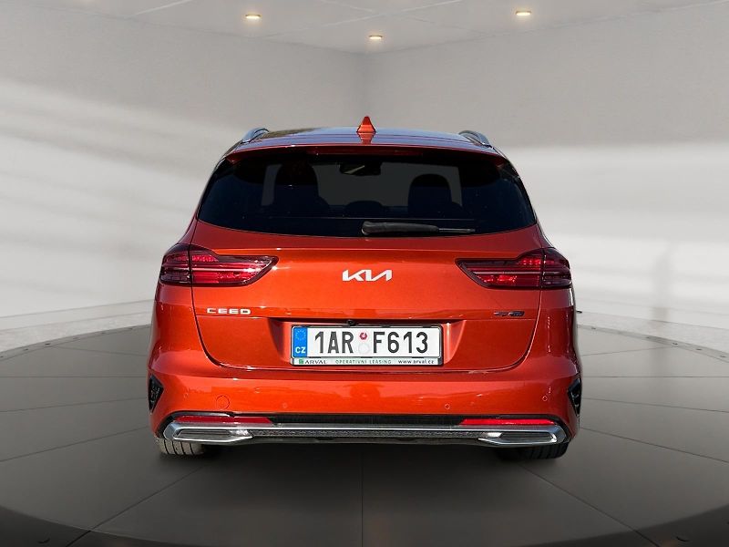 Kia Ceed (2022) GT LINE 1.5TGDI 118kW CZ DPH - fotka 5 z 14