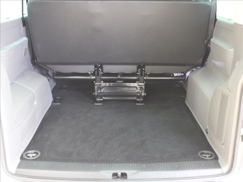 Volkswagen Caravelle 2,0 TDI 110kW DSG Comfortline - fotka 8 z 32