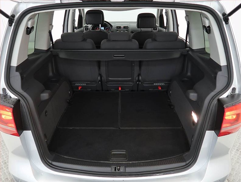 Volkswagen Touran (2013) 1.6 TDI, 7 míst, Serv.kniha - fotka 13 z 21