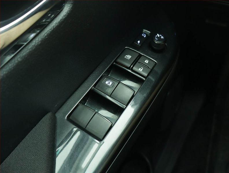 Toyota Hilux (2020) 2.4 D-4D - fotka 15 z 16