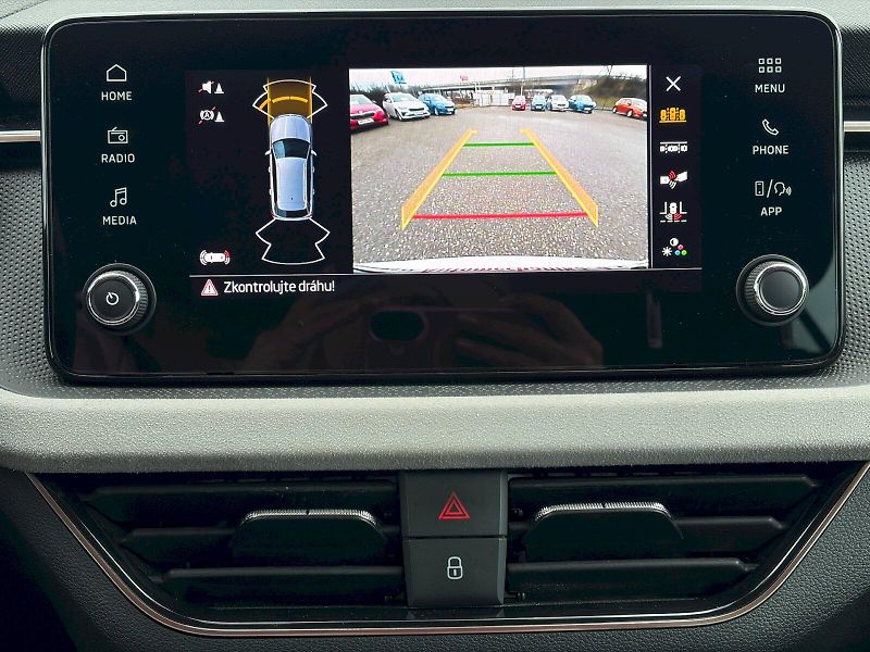 Škoda Kamiq (2024) 1.5 TSI / 110 kW / TOP SELECTI - fotka 30 z 34