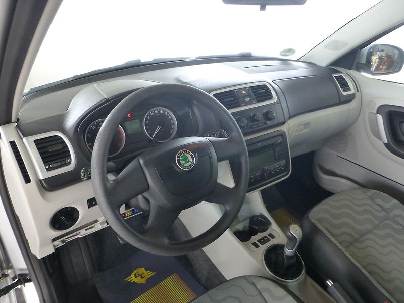 Škoda Fabia (2009) 1,4i-63KW-KLIMATIZACE*ALU KOLA - fotka 11 z 26