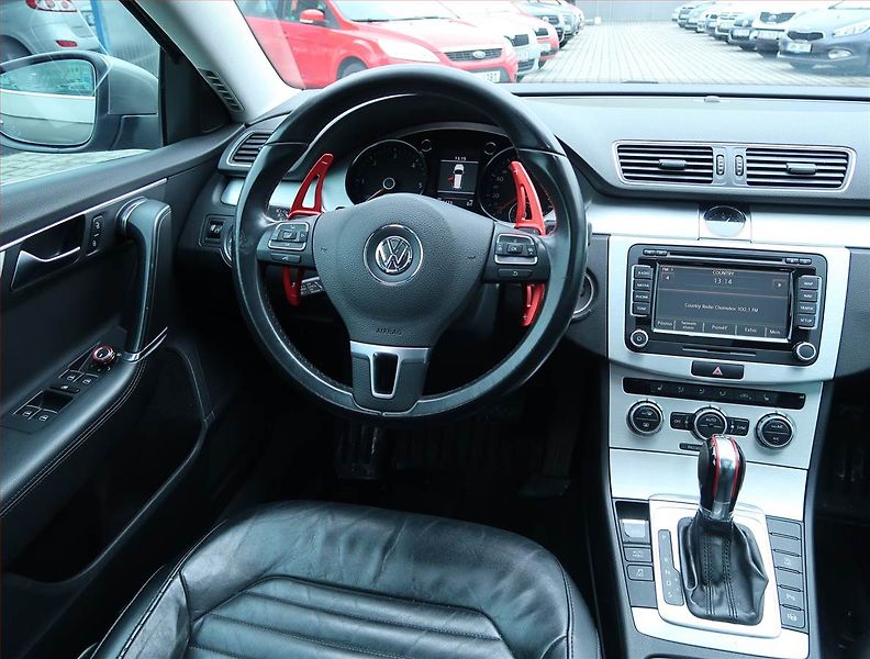 Volkswagen Passat (2013) Highline 2.0 TDI, Automat - fotka 7 z 17