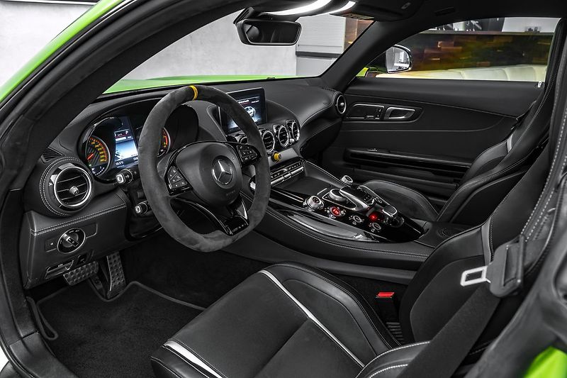 Mercedes-Benz AMG GT Keramiky, performance, kamera - fotka 17 z 27