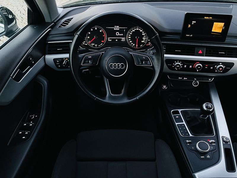 Audi A4 1.4TFSI MAN 1MAJITEL TAŽNÉ LED - fotka 26 z 44
