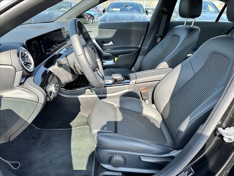 Mercedes-Benz CLA 200 PROGRESSIVE - fotka 9 z 11