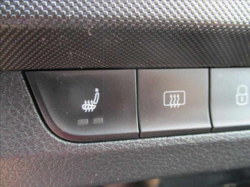Škoda Fabia 1,0 TSI Black, servis,1.maj,CZ - fotka 25 z 39
