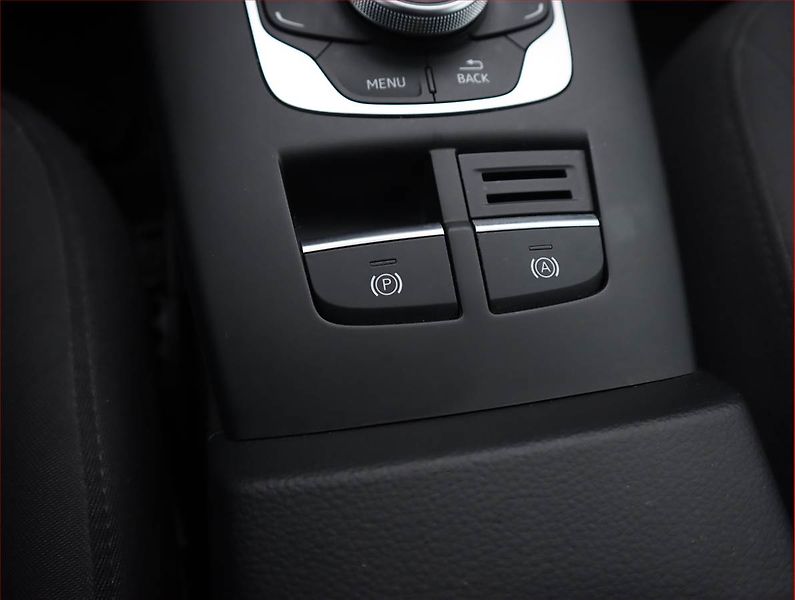 Audi A3 (2016) 1.4 TFSI, Automat, Bi-Xenony - fotka 17 z 19