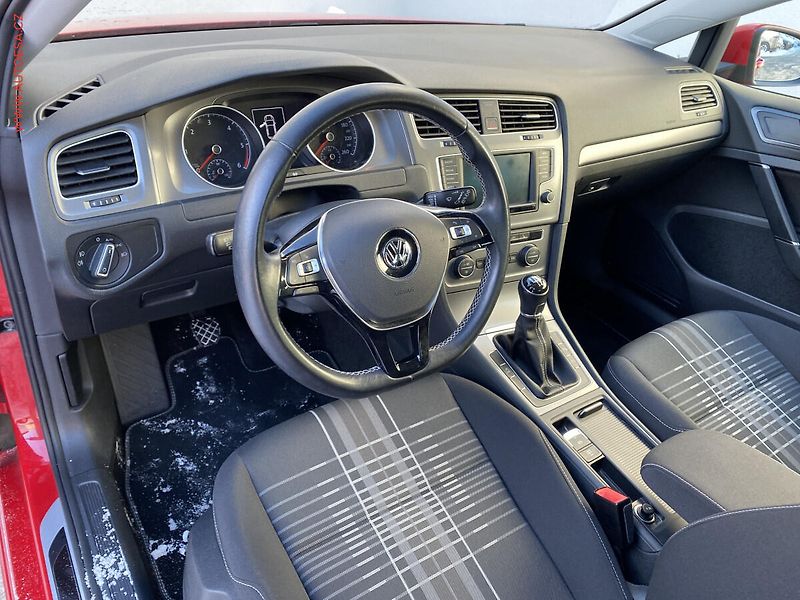 Volkswagen Golf (2015) 1.6 TDi, Lounge, bixen, navi - fotka 8 z 18