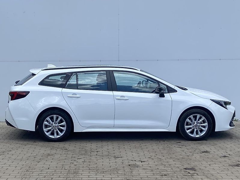 Toyota Corolla 1.8 HSD e-CVT Comfort TECH - fotka 3 z 21