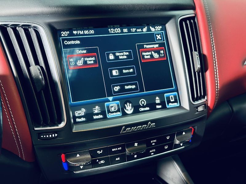 Maserati Levante (2017) 3.0d*V6*Ermenegildo.Zegna* - fotka 23 z 36