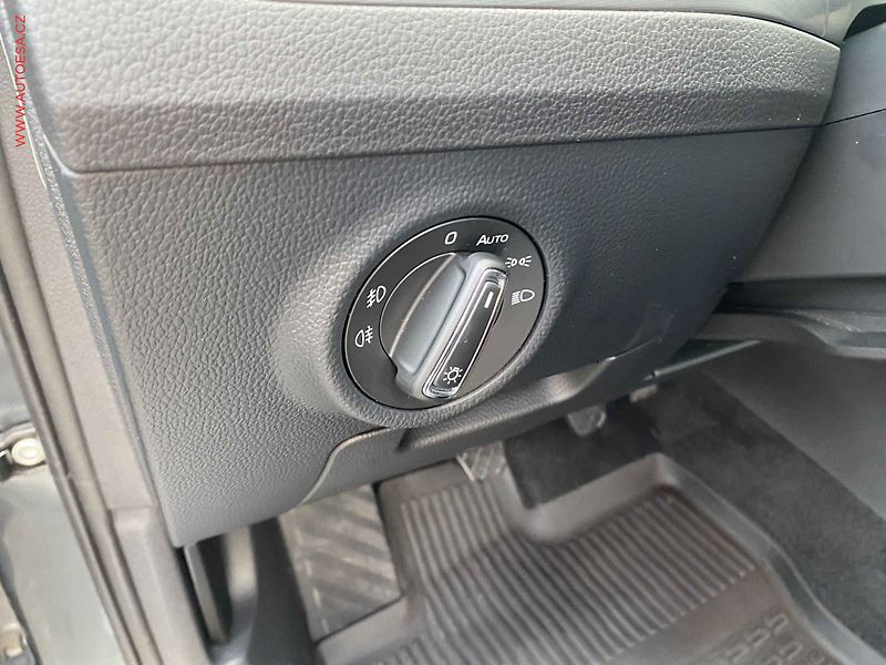 Škoda Superb (2016) 2.0TDI, ČR, Kamera, kůže - fotka 16 z 20