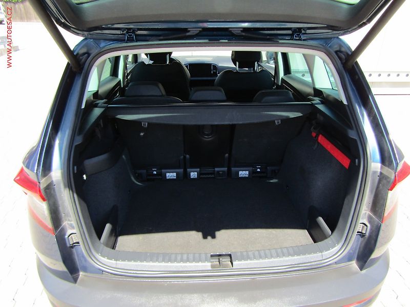 Škoda Karoq (2019) 1.6 TDi, Style, DSG, kůže - fotka 7 z 23