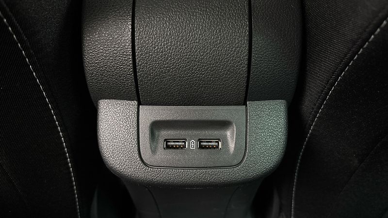 Škoda Fabia 1.0 TSI Ambition Combi - fotka 21 z 24