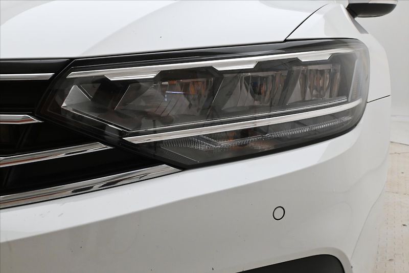 Volkswagen Passat 2,0 TDI 110kW Business Záruka - fotka 29 z 31