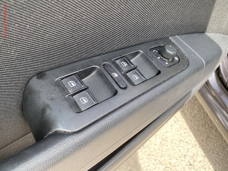 Škoda Superb (2013) 2.0 TDi, Ambition, bixen, TZ - fotka 13 z 18