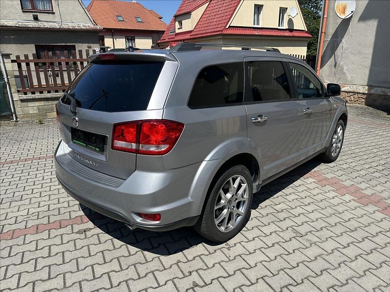 Fiat Freemont 2,0 AUTOMAT 4x4 7.míst - fotka 3 z 32