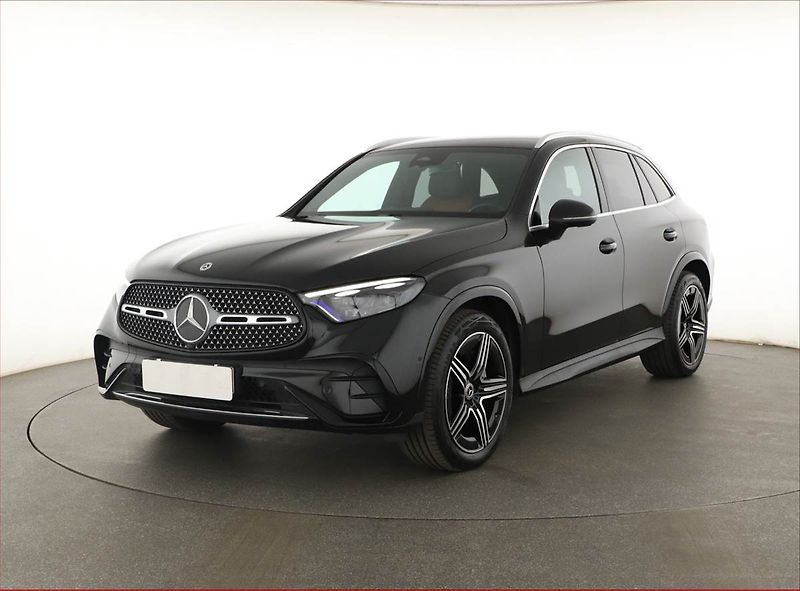Mercedes-Benz GLC (2025) 220 d 4MATIC, AMG Line, HUD - fotka 2 z 29