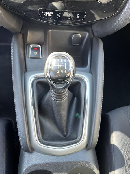 Nissan Qashqai 1.2 85 kW ČR - fotka 19 z 29