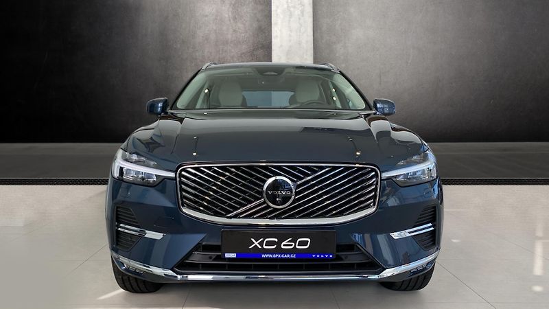 Volvo XC60 (2026) ULTRA BRIGHT, B5 AWD, 184+10 k - fotka 2 z 15