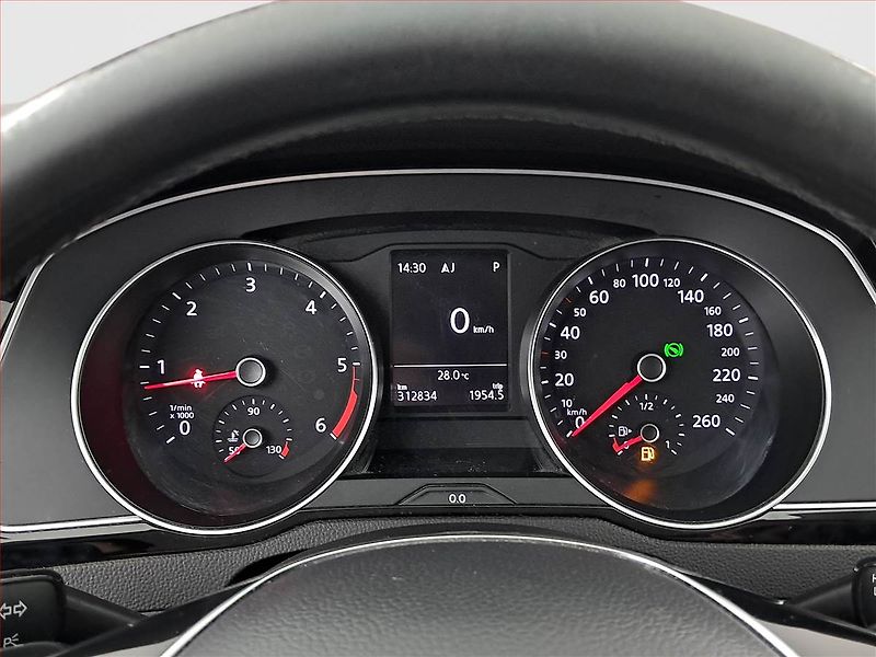 Volkswagen Passat (2017) 2.0 TDI, Automat, Tempomat - fotka 11 z 22