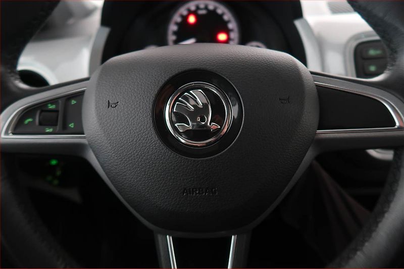 Škoda Citigo (2019) 1.0 MPI, Park. senzory - fotka 16 z 17