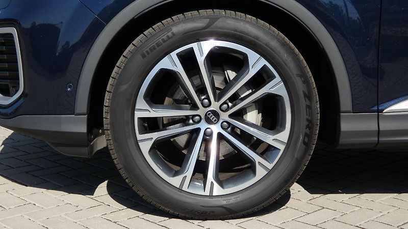 Audi Q7 45 TDI quattro tiptronic - fotka 26 z 27