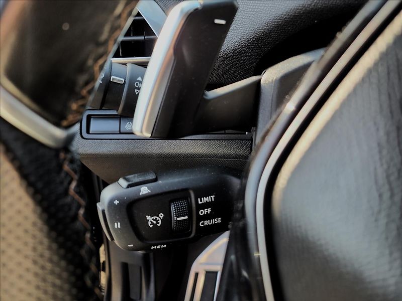 Peugeot 3008 1,6 JIŽ NENÍ K DISPOZICI - fotka 18 z 39