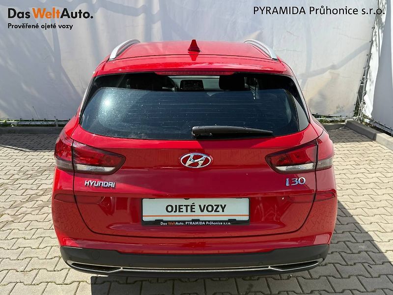 Hyundai i30 (2021) 1.0 T-GDI 88 kW Family - fotka 7 z 20