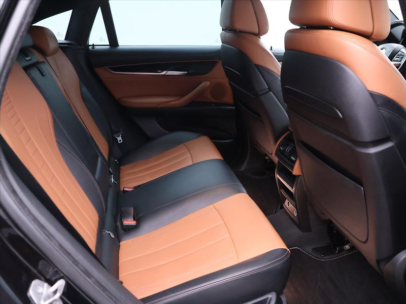 BMW X6 3,0 40d 230kW xD Aut. CZ LED - fotka 13 z 38