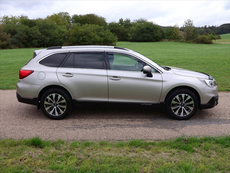 Subaru Outback 2,5 i 129kW Aut. AWD CZ Sport - fotka 8 z 32