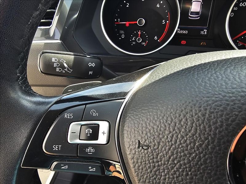 Volkswagen Tiguan Allspace 2,0 TDi R LINE DSG  4X4 NAVI - fotka 16 z 45