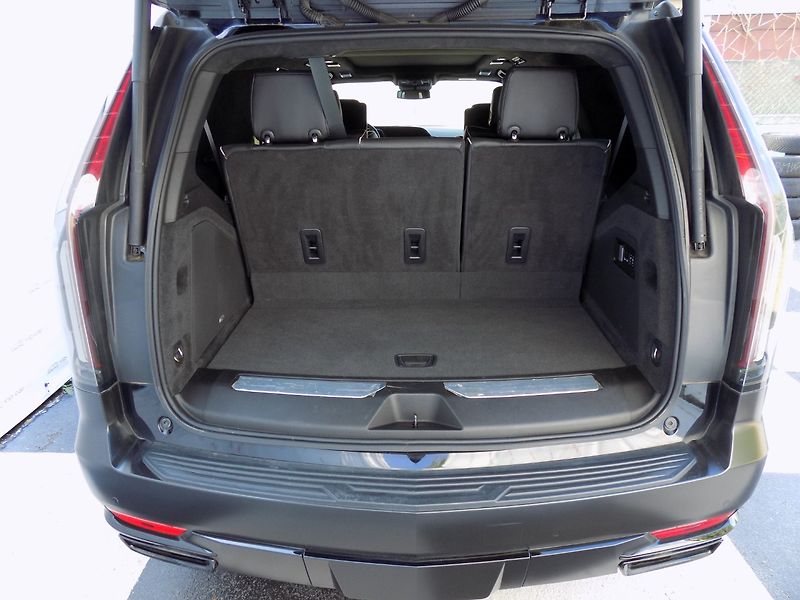 Cadillac Escalade (2022) 6.2/V8/4WD/Sport Platinum/ČR/ - fotka 8 z 50