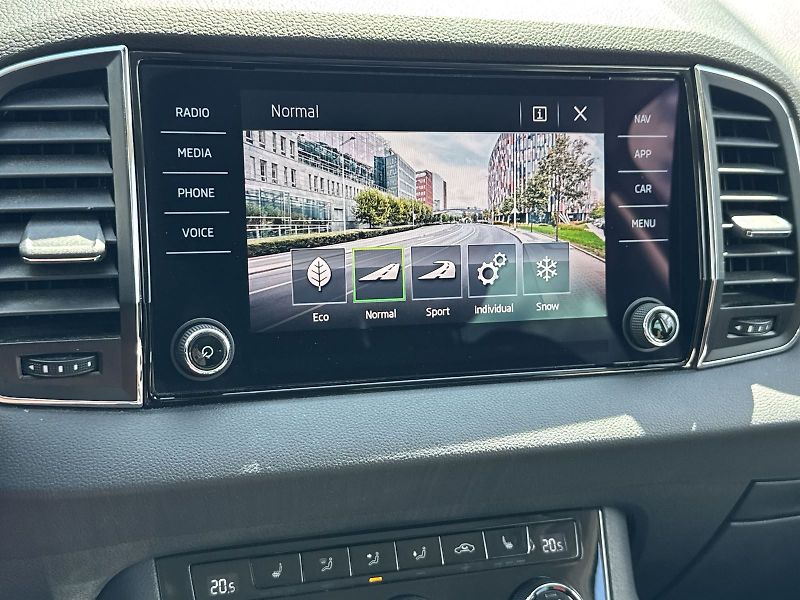 Škoda Karoq (2020) 2.0 TDI 4x4 DSG Scout - fotka 22 z 35