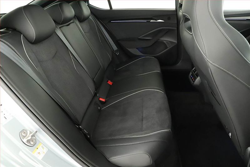 Škoda Superb (2025) 2.0 TDI, Sportline - fotka 7 z 21