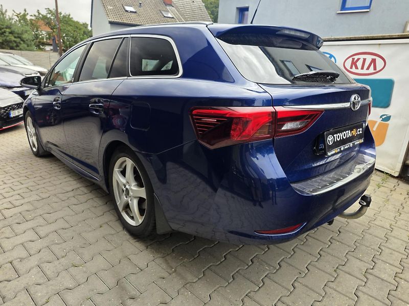 Toyota Avensis (2018) 1.8AUT.KLIMA-2.maj.PRAV.SERVIS - fotka 10 z 19