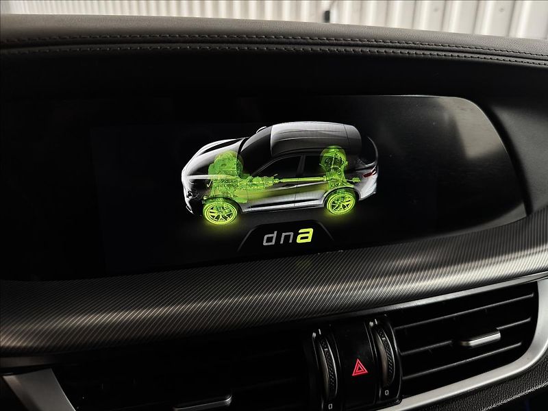 Alfa Romeo Stelvio 206kW Q4 VELOCE 2XALU - fotka 24 z 43