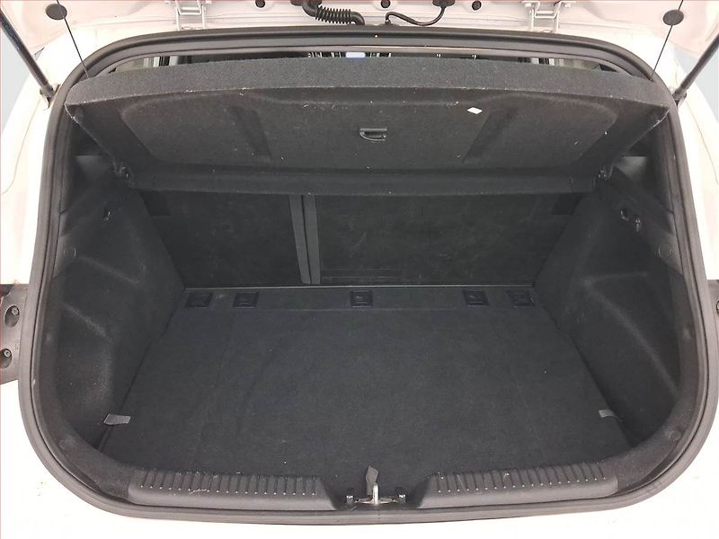 Hyundai i30 (2015) 1.6 MPI, Tempomat - fotka 13 z 20