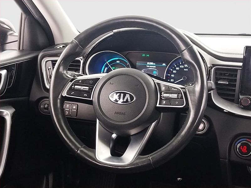 Kia XCeed (2020) Plug-in-Hybrid - fotka 16 z 23