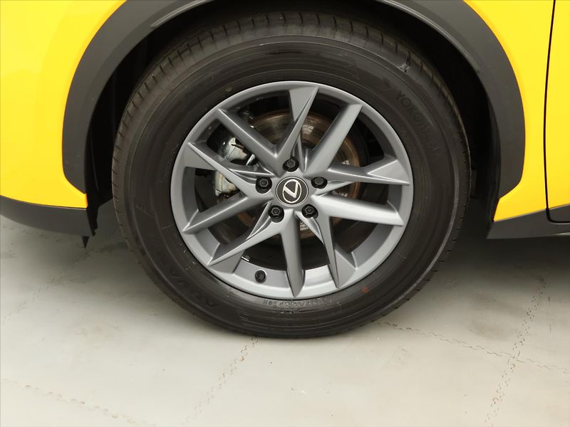 Lexus LBX 1,5 HEV FWD 100kW CZ 1.Maj - fotka 21 z 28