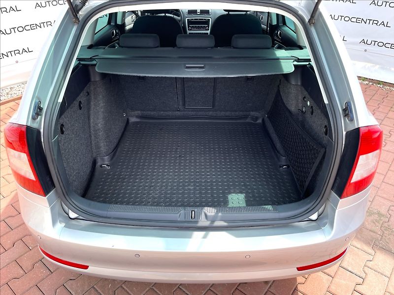 Škoda Octavia 1,4 tsi Style 90kw 1.majitel - fotka 10 z 21
