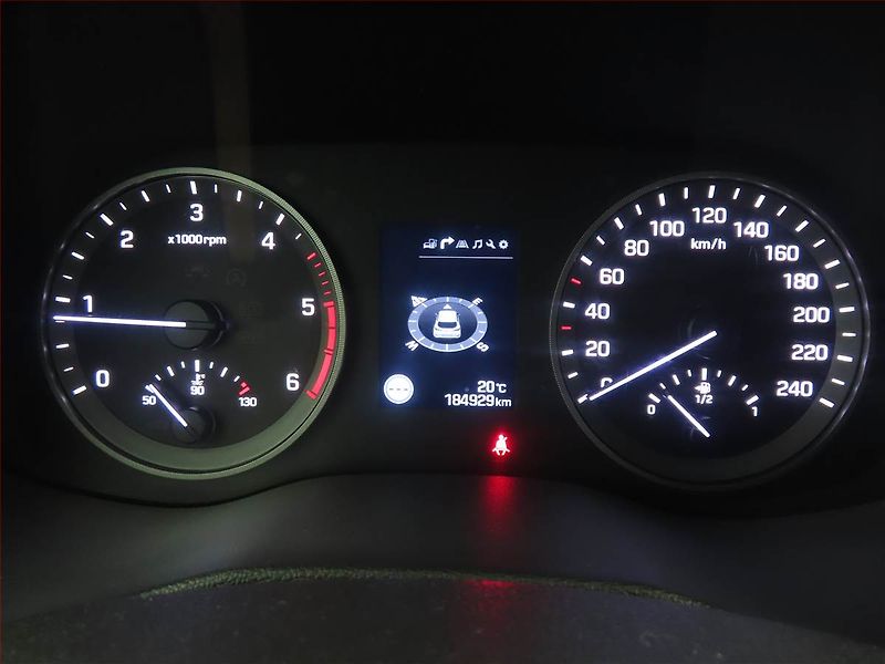 Hyundai Tucson (2017) 1.7 CRDi, Kůže, Navi, Tempomat - fotka 11 z 17