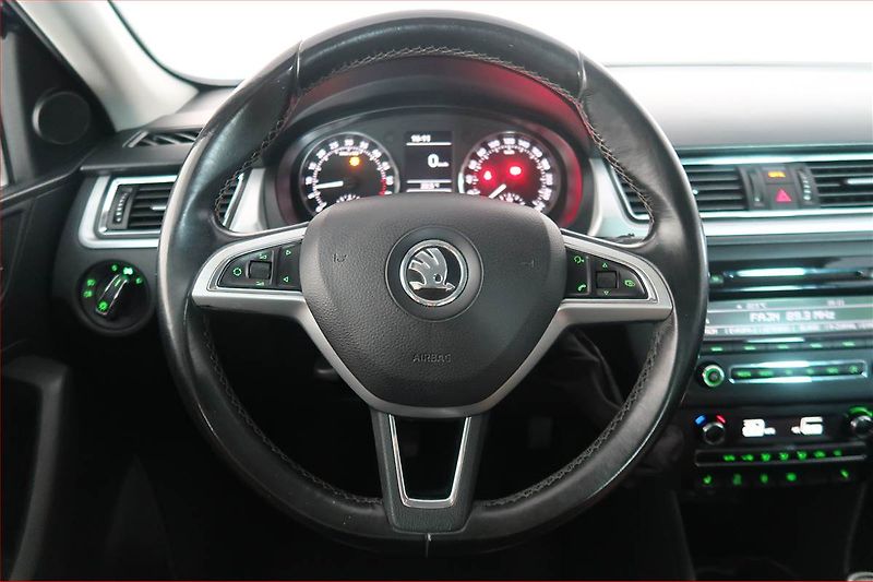 Škoda Rapid (2015) Ambition 1.6 TDI, Tempomat - fotka 15 z 17